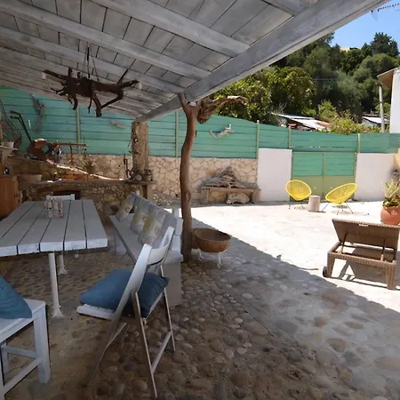Vakantiehuis Charmantes Steinhaus In Agios Matheos *
