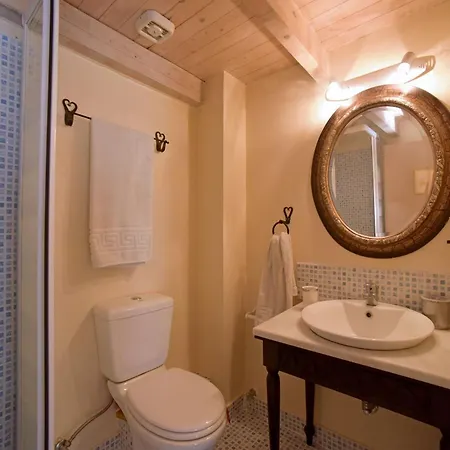 Vakantiehuis Charmantes Steinhaus In Agios Matheos